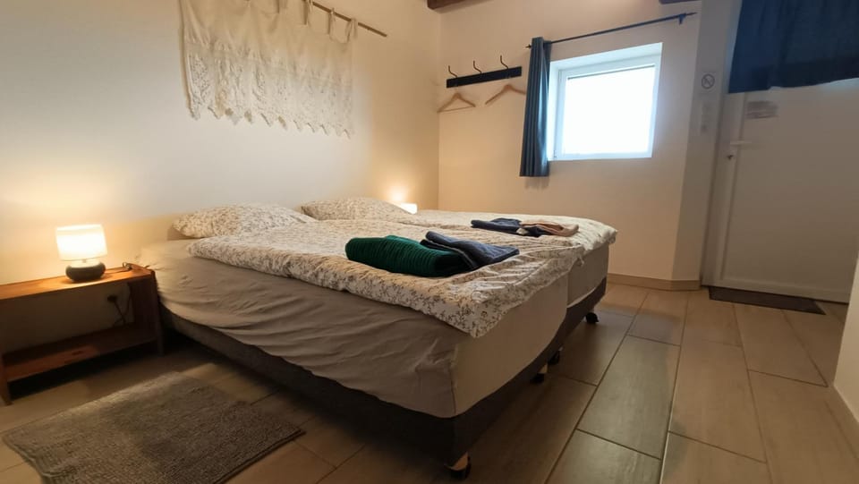 Animals, Bedroom, Pets, Garden view, Mountain view, Swimming pool, Buffet breakfast, internet, storage, wedding