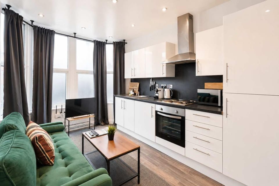 2 Bedroom Apartment Near City Centre, Uni & Parks! Apartment in Cardiff