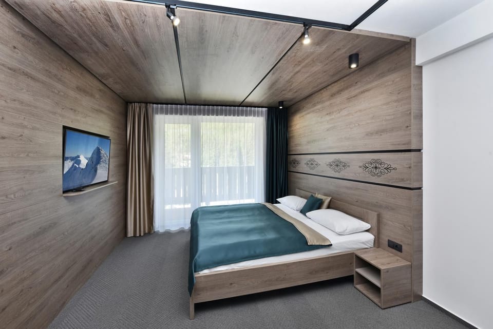 TV and multimedia, Photo of the whole room, Bedroom