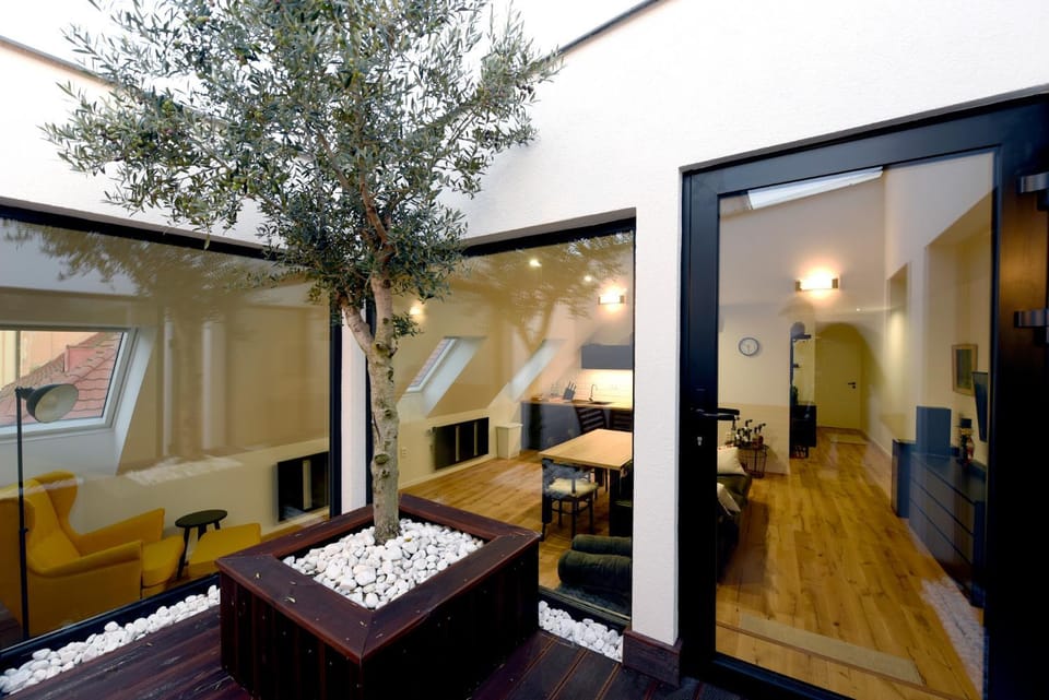 Apartmán s átriom v historickom centre Apartment in Slovakia