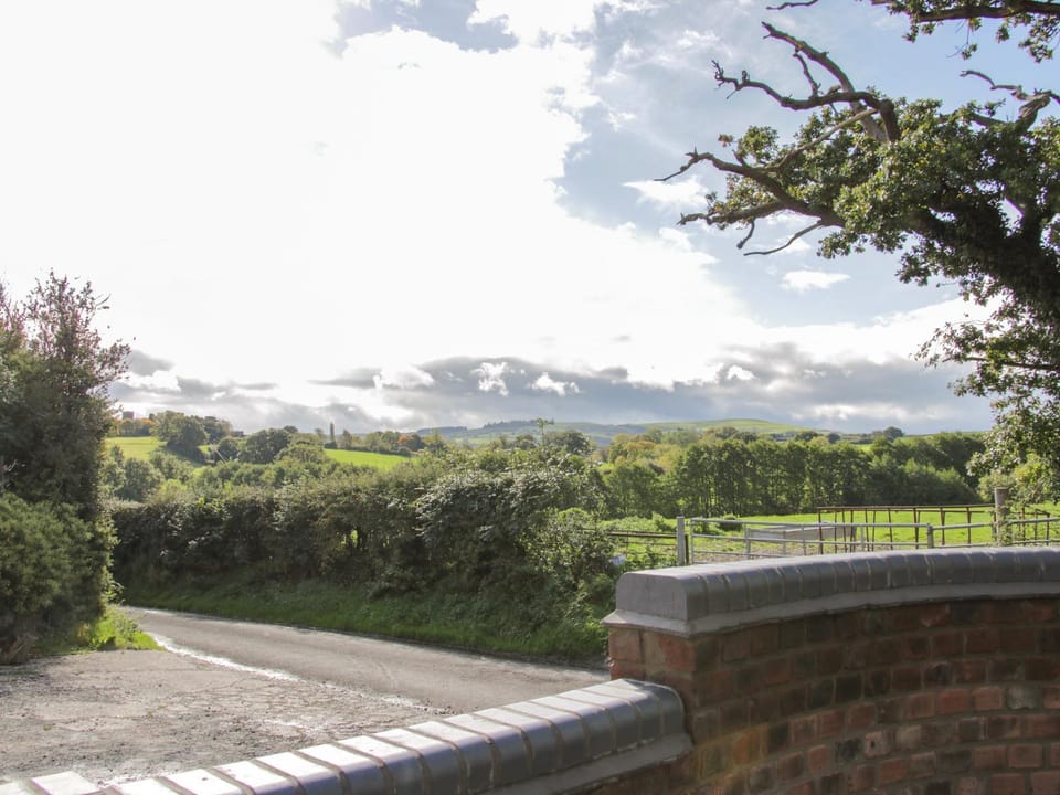 Black Lion Barn Retreat House in Wales