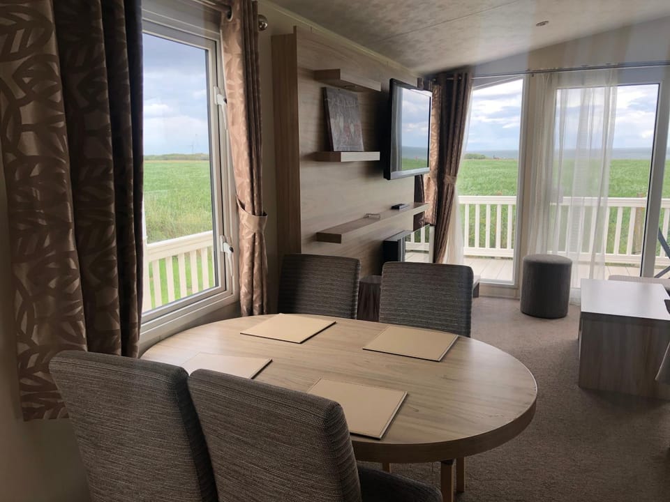 Emmanuel Holiday Home Apartment in Whitley Bay