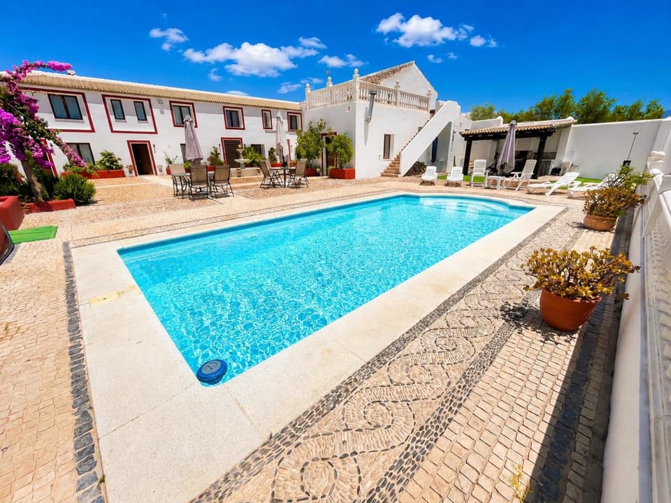 Cortijo Domínguez - Rural Experience Villa in Andalusia