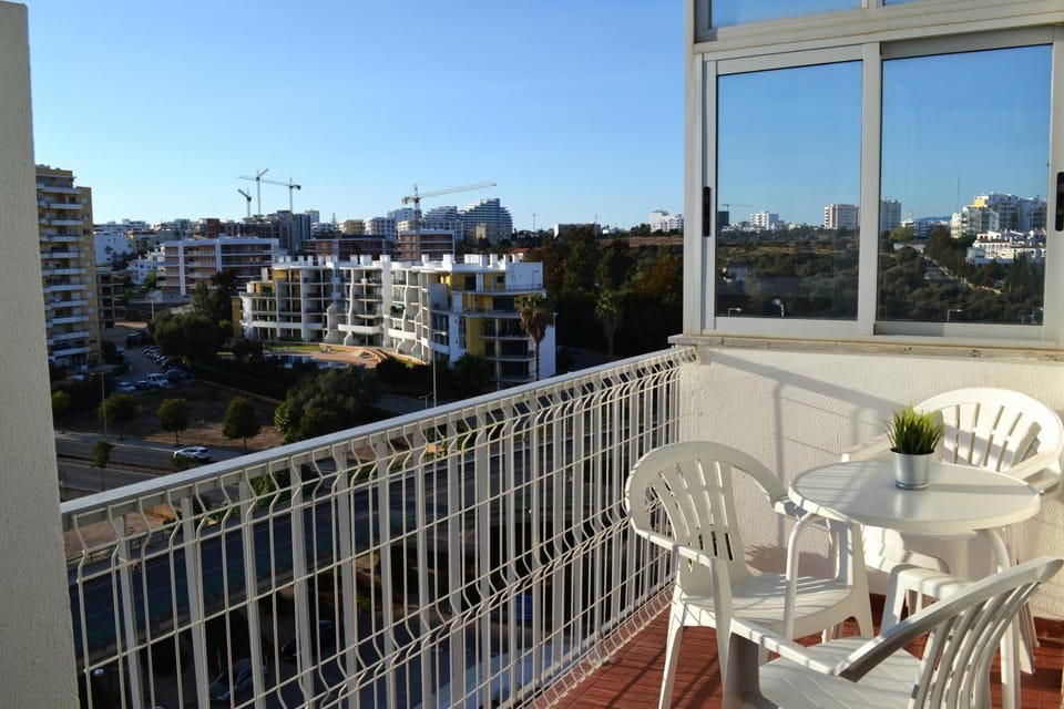 Spring, Day, Summer, View (from property/room), Balcony/Terrace, Other, Photo of the whole room, Decorative detail, Seating area, On site, City view, Street view, Area and facilities, young children, older children, group of guests, Family, Quiet street view