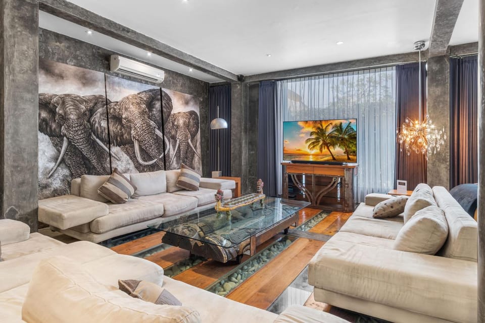 TV and multimedia, Living room, Seating area