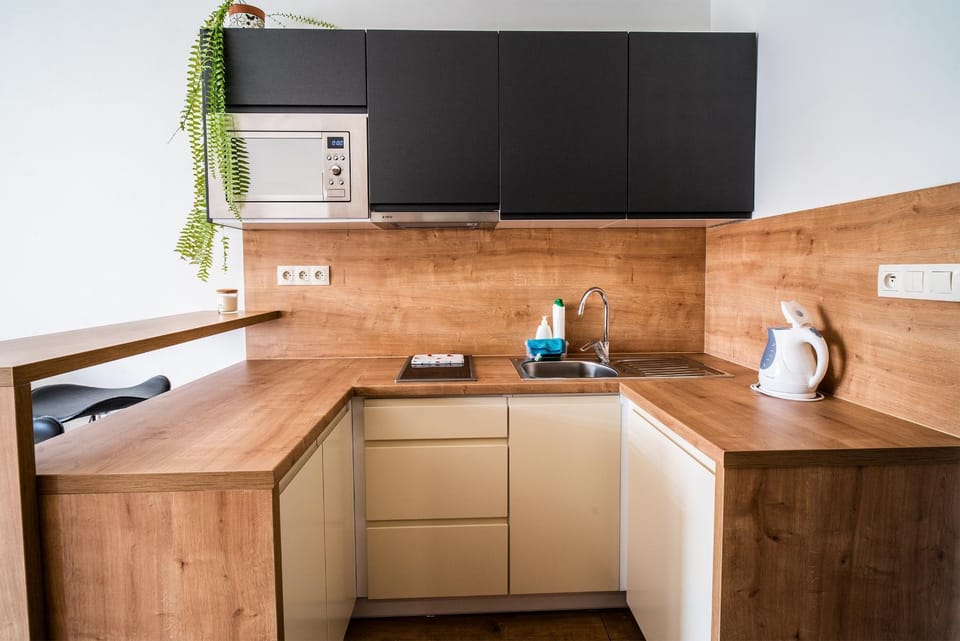 Kitchen or kitchenette
