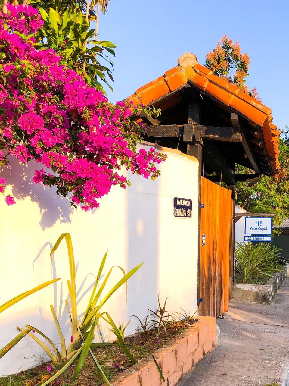 Peixe Crew Manguinhos Bed and Breakfast in Armacao dos Buzios