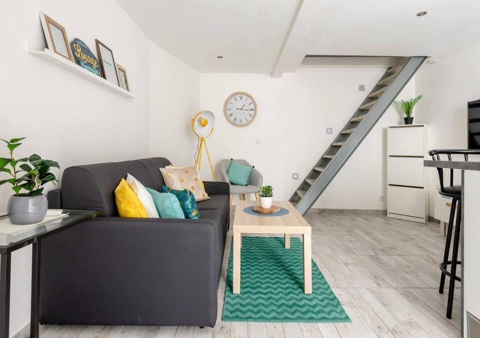 TV and multimedia, Living room, Seating area