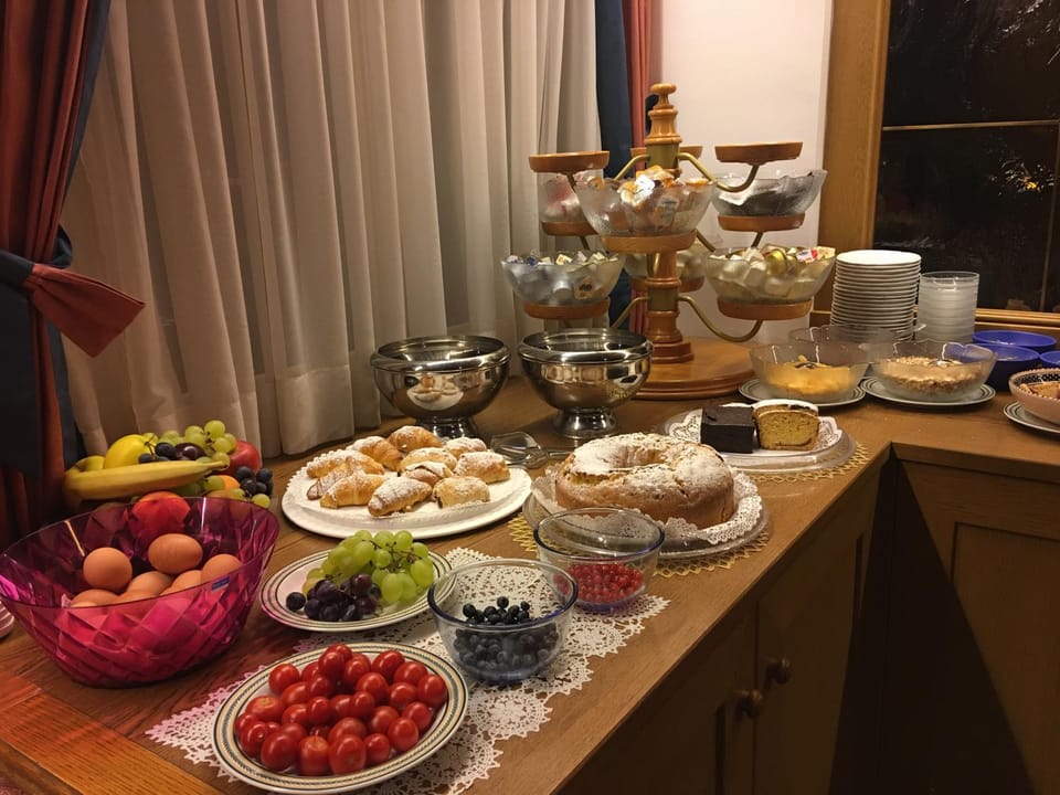 Food and drinks, Breakfast, Buffet breakfast