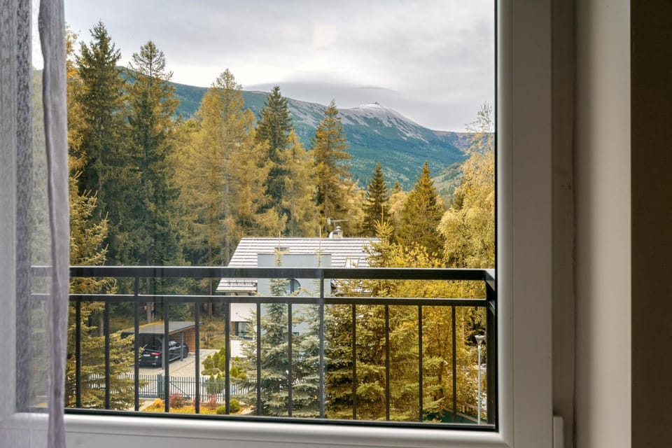 Spring, Day, Natural landscape, View (from property/room), Balcony/Terrace, Mountain view