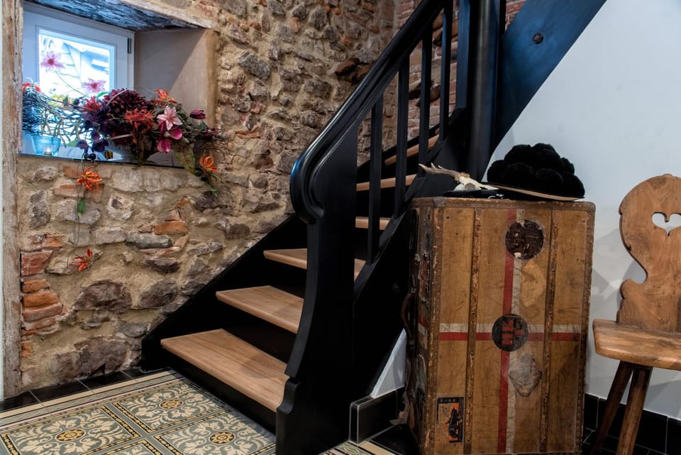 Lobby or reception, Internal: Not applicable to any particular room