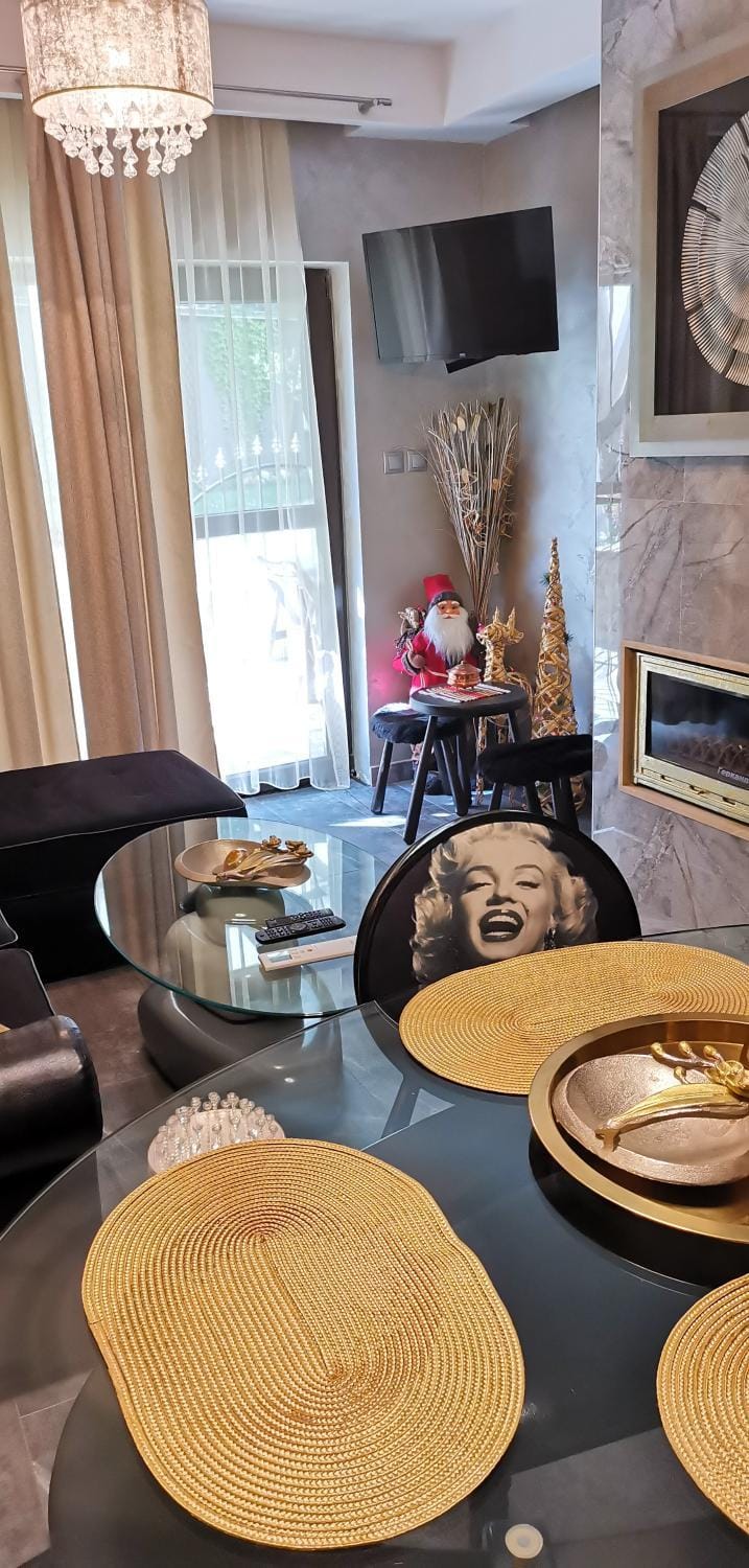 Communal lounge/ TV room, Living room