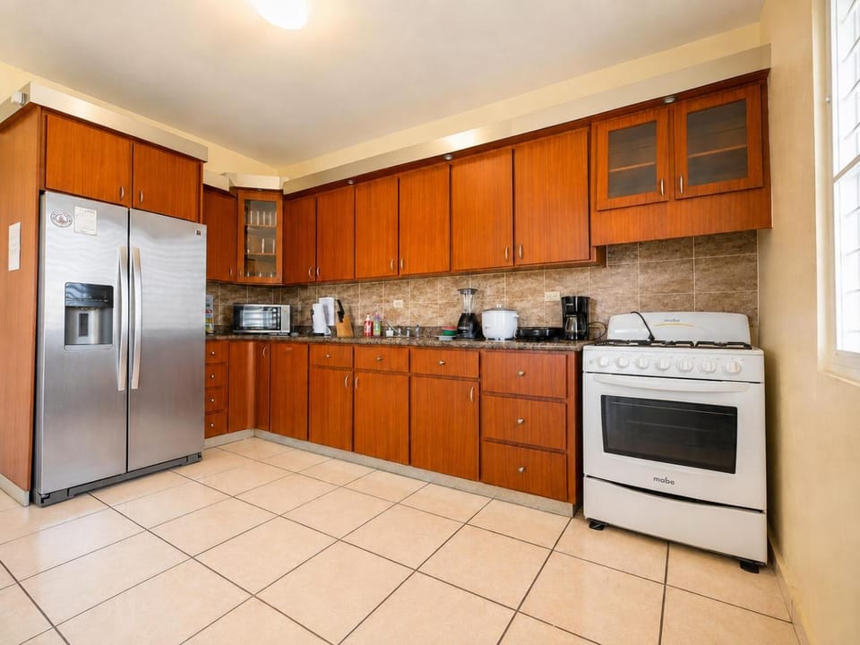 Colinas del Atlantico Vacational House 2nd Floor Apartment in Isabela