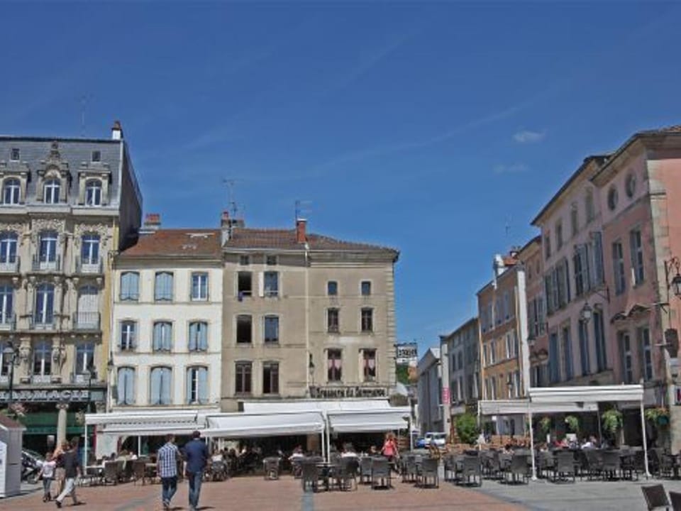 Appartement Rénové, Proche Centre-Ville Épinal, 2 Chambres, Confort, WiFi, Parking - FR-1-589-54 Apartment in Vosges
