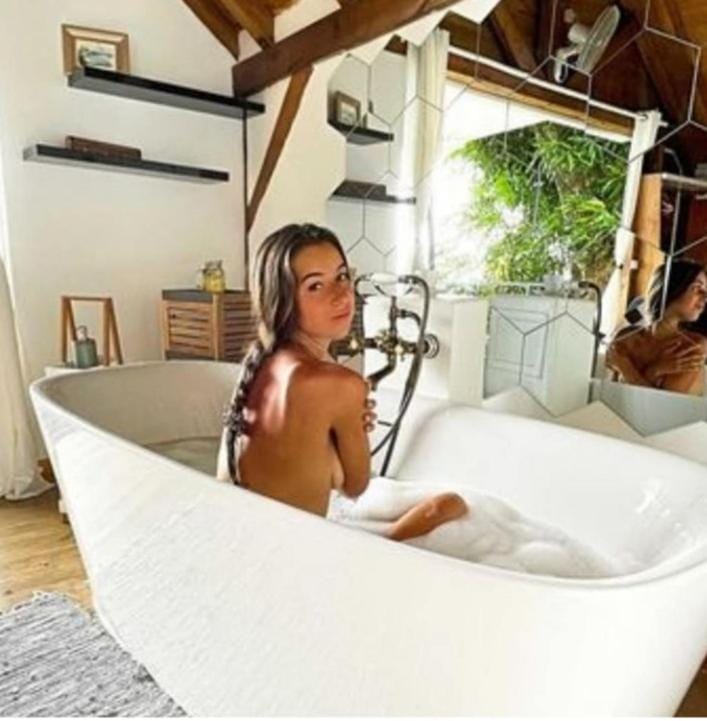 People, Massage, Spa and wellness centre/facilities