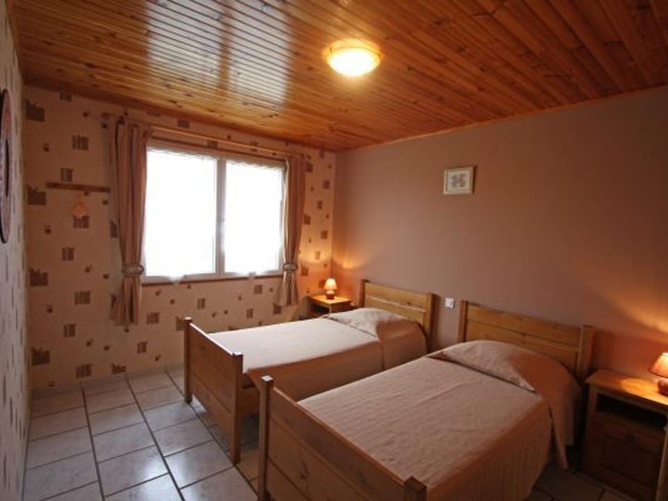 Gîte idéal pour cure thermale, proche port de plaisance, terrasse et grand terrain. - FR-1-589-69 House in Vosges