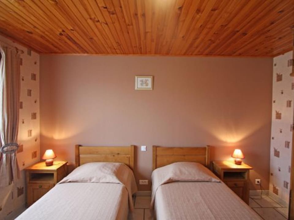 Gîte idéal pour cure thermale, proche port de plaisance, terrasse et grand terrain. - FR-1-589-69 House in Vosges