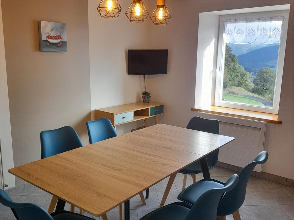 Gîte familial à Cornimont avec Wifi et parking - FR-1-589-84 Apartment in Vosges