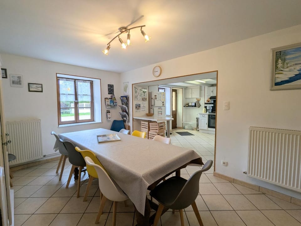 Gîte authentique avec terrasse couverte, 16 km de Gérardmer, 4 chambres, équipement bébé, Wi-Fi inclus - FR-1-589-231 House in Vosges
