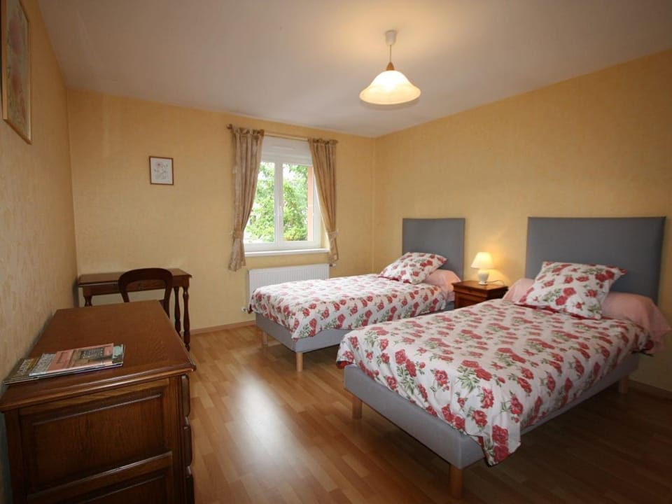 Gîte Spacieux entre Épinal et Gérardmer, Terrasse Privative, 5 Pers, Draps Inclus - FR-1-589-273 House in Vosges