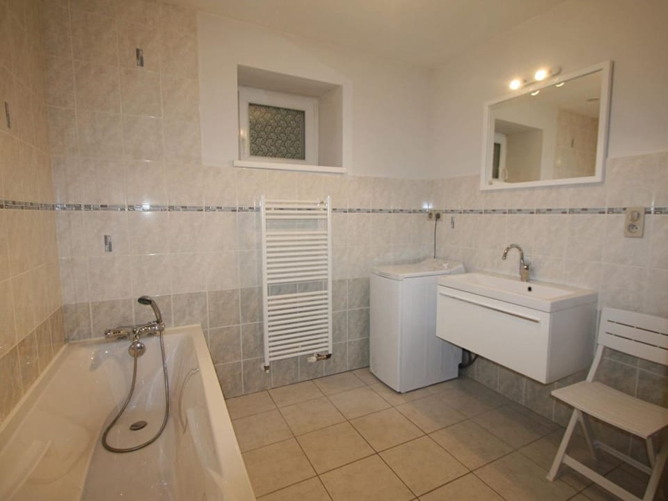 Gîte Spacieux entre Épinal et Gérardmer, Terrasse Privative, 5 Pers, Draps Inclus - FR-1-589-273 House in Vosges