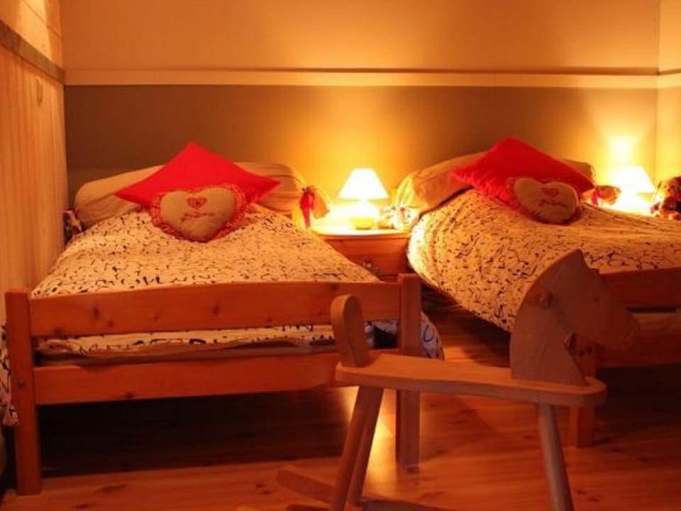 Spacieux Gîte Proche Forêt avec Sauna, Baby Foot et Activités Extérieures - À 10 min de Remiremont Country House in Vosges