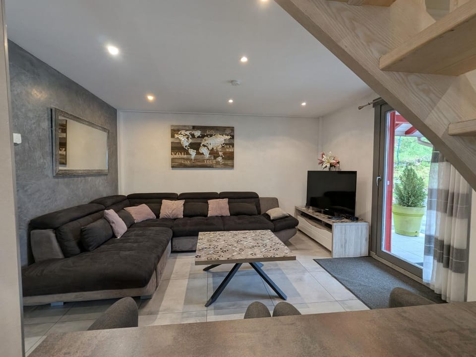 Évasion Vosgienne: Chalet de Luxe, Spa, Sauna, Proche Randos et Stations de Ski - FR-1-589-313 House in Vosges