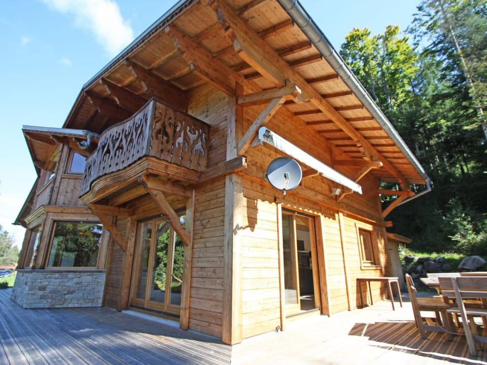 Chalet bois à Liézey : confort moderne, terrasse, proximité Gérardmer et chemins pédestres - FR-1-589-330 House in Vosges