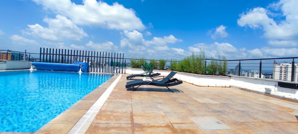 Day, Natural landscape, Pool view, Swimming pool, sunbed