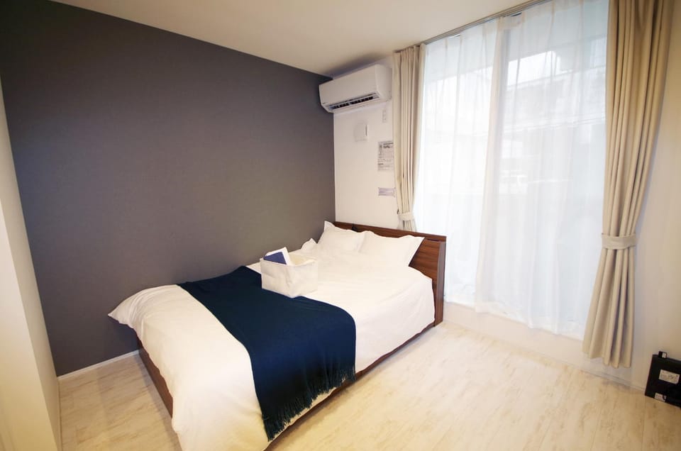 Bed, air conditioner