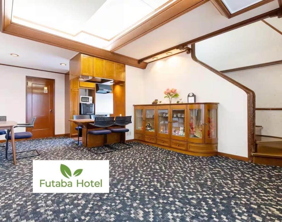 TV and multimedia, Living room, Dining area, microwave, stove, kitchen