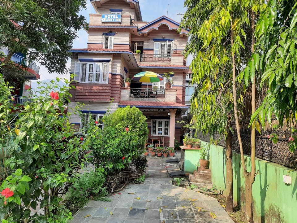 Property building, Facade/entrance, Garden, Parking