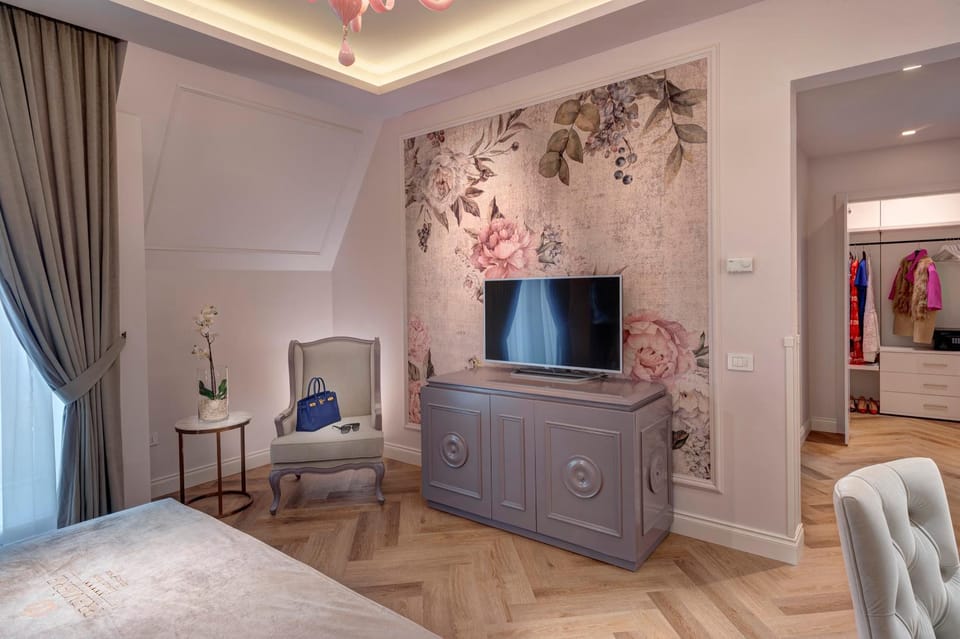 Communal lounge/ TV room, Living room