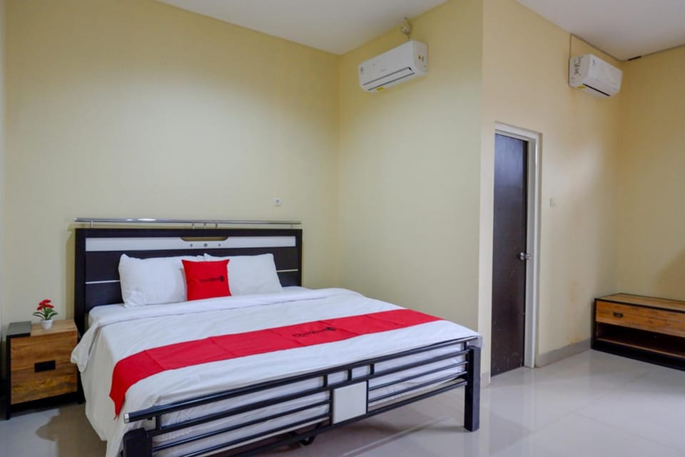 RedDoorz @ Jalan Bali Cilacap Hotel in Indonesia