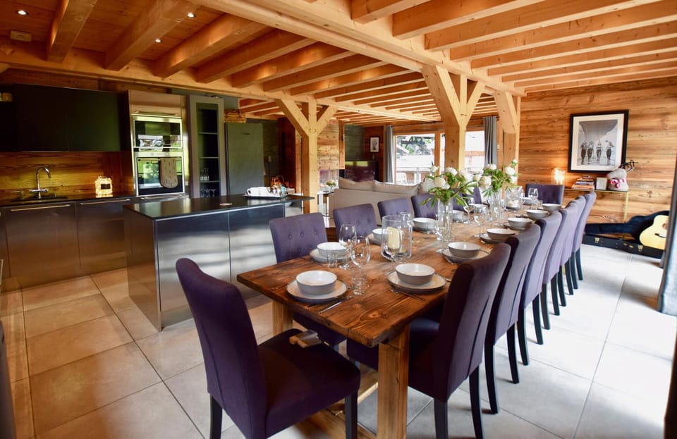 Chalet Valambrun - unashamedly luxurious Alpine living Chalet in Les Gets