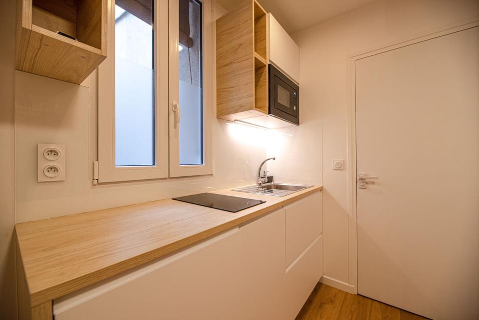 Kitchen or kitchenette, Communal kitchen