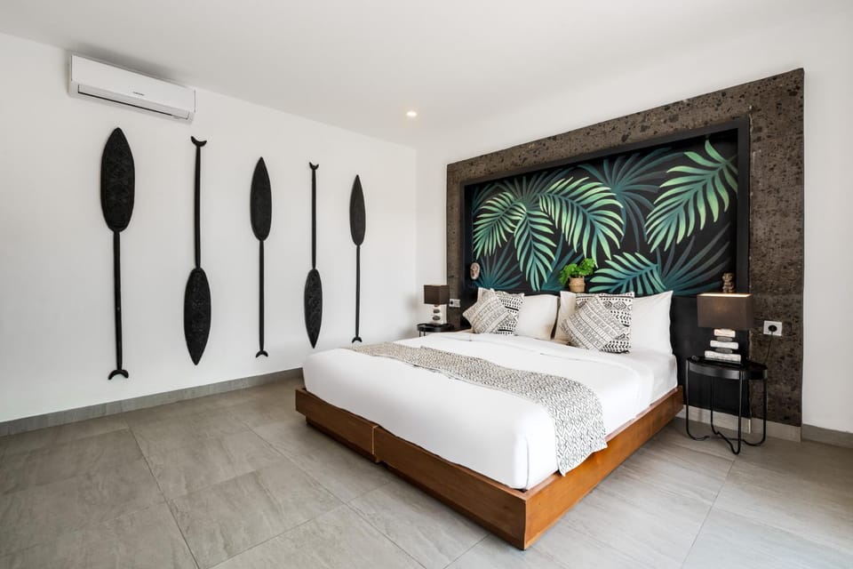 Bed, TV and multimedia, Bedroom, air conditioner