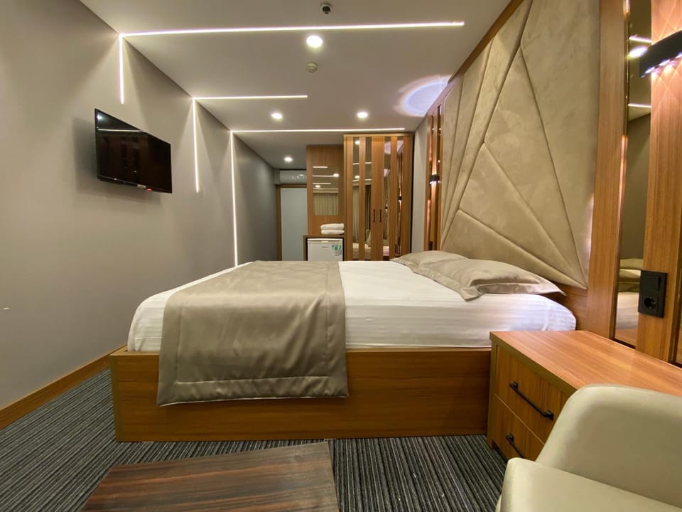 TV and multimedia, Photo of the whole room, Bedroom