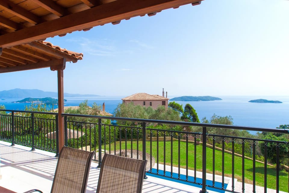 Natural landscape, View (from property/room), Balcony/Terrace, Pool view, Sea view