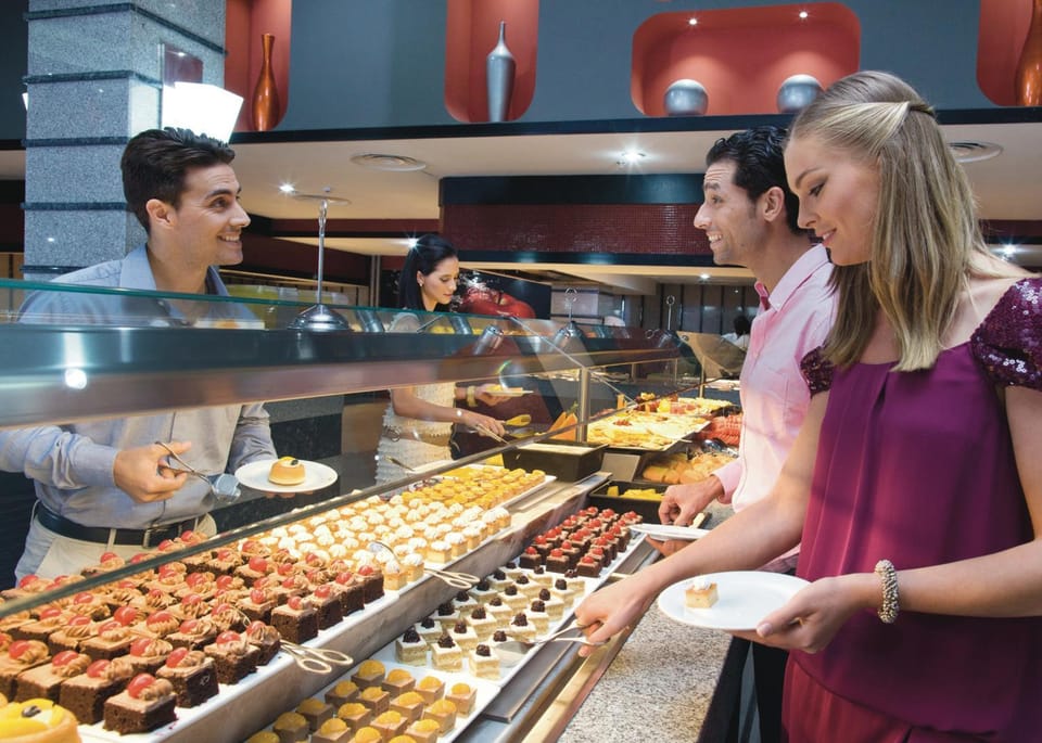 Restaurant/places to eat, Food and drinks, Buffet breakfast