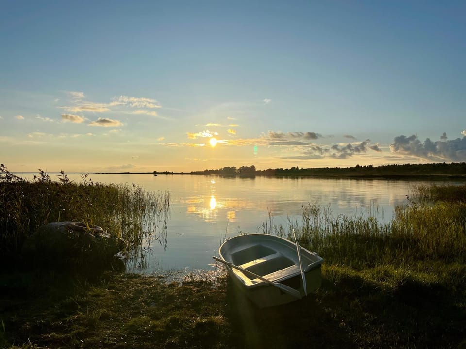 Secret Beach House off-grid, sauna and outdoor WC House in Estonia