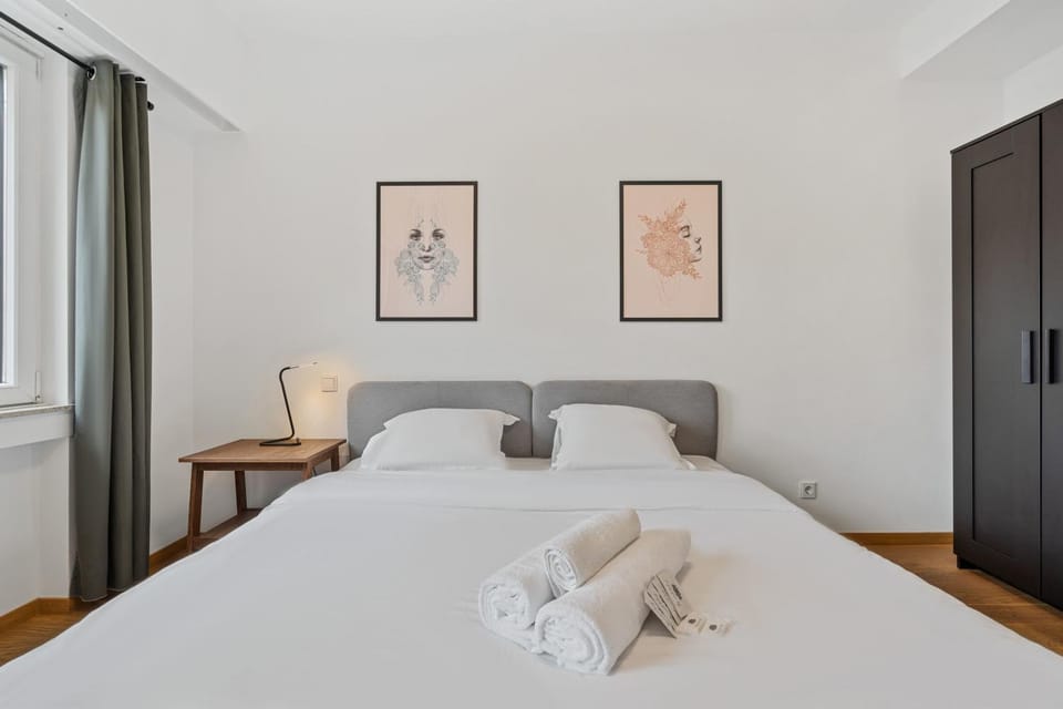 Bed, Photo of the whole room, Bedroom, towels, wardrobe
