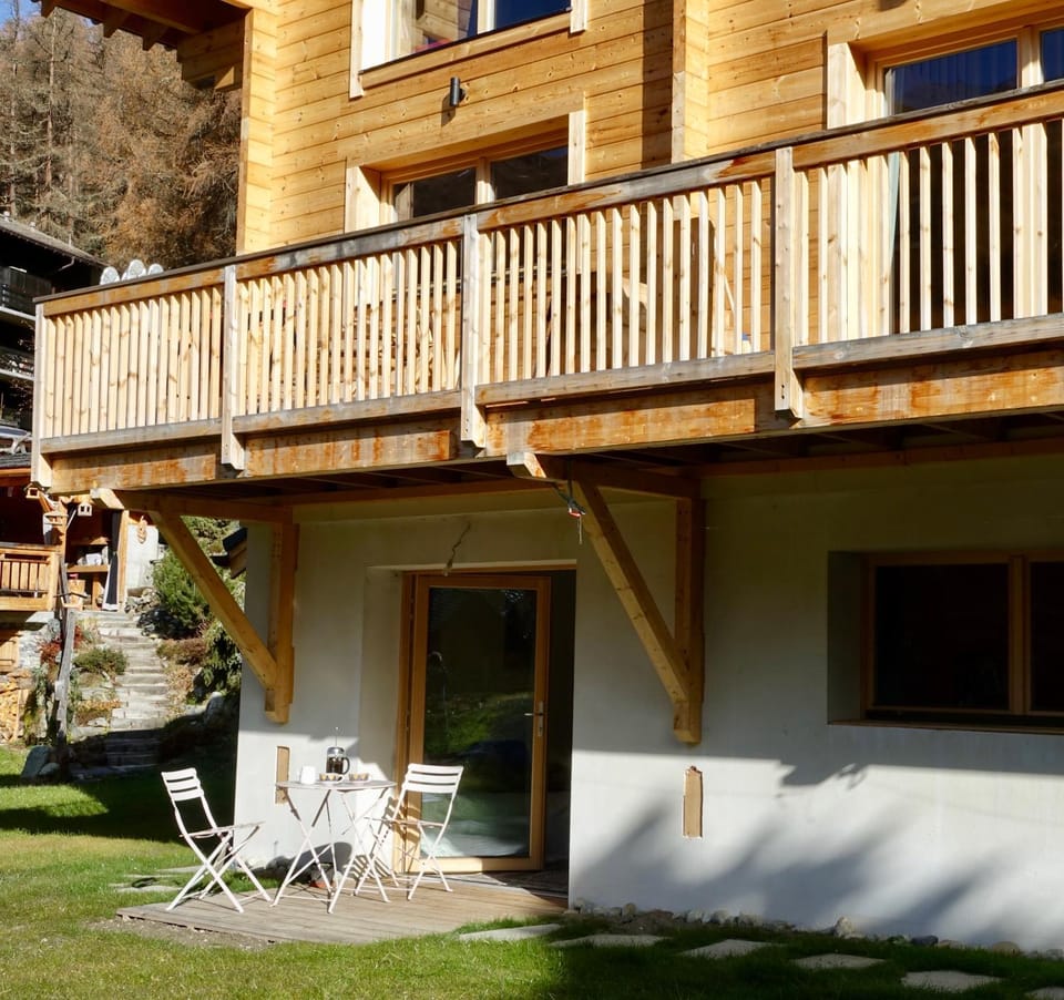 Property building, Patio, Garden