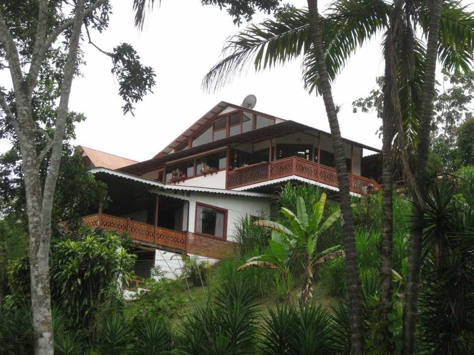 Property building, Facade/entrance, Garden, Area and facilities