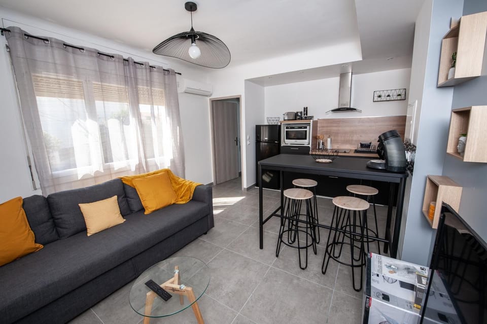 Explore the World 1 Apartment in Perpignan