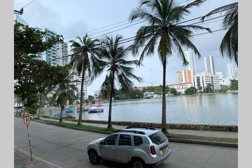 Day, Neighbourhood, City view, Lake view, Location
