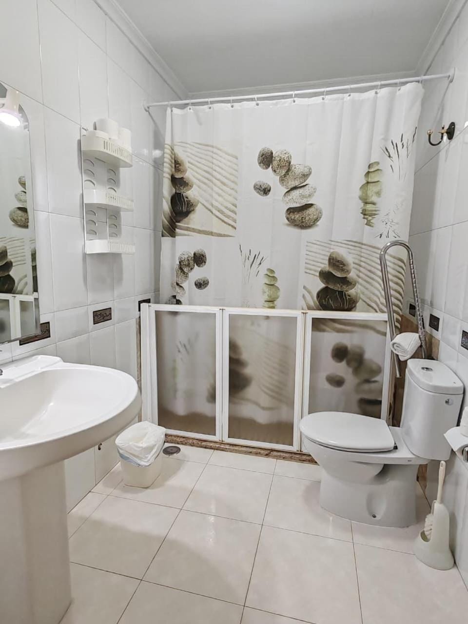 Shower, Toilet, Bathroom, towels