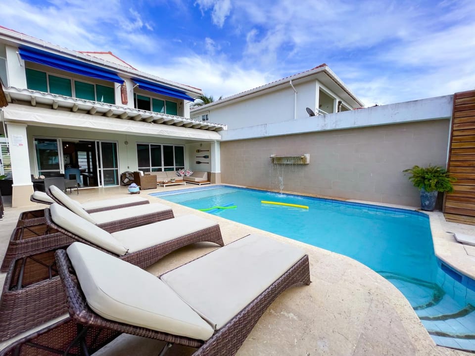 Casa de Playa House in Bolivar