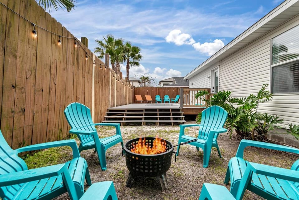 Private SpaPool 4min Walk To Beach Zula Breeze House in Miramar Beach