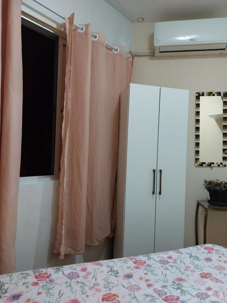 Bed, Bedroom, air conditioner